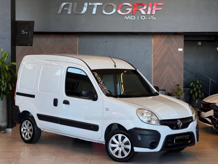 RENAULT - KANGOO - 2015/2016 - Branca - R$ 47.900,00
