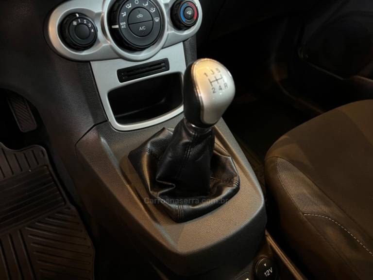 FORD - FIESTA - 2018/2018 - Preta - R$ 55.900,00