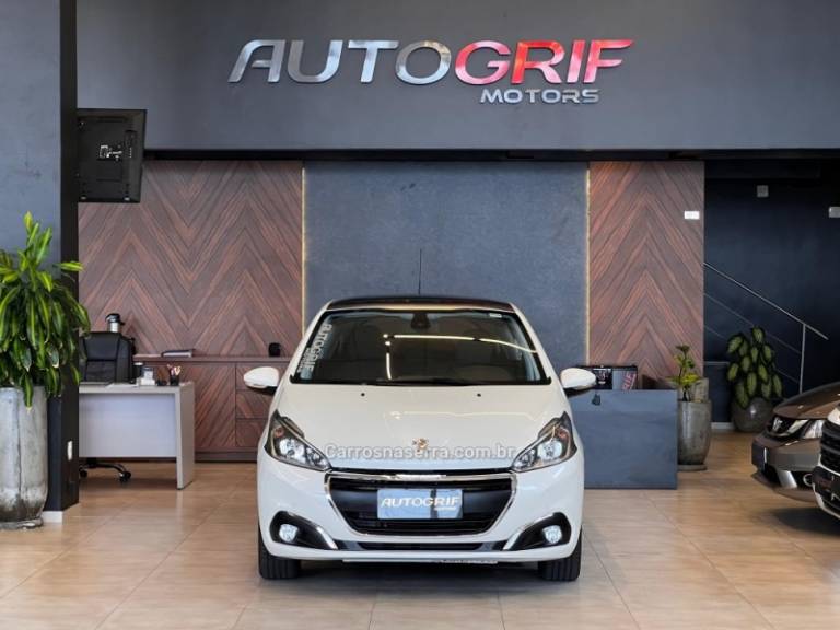 PEUGEOT - 208 - 2016/2017 - Branca - R$ 58.900,00
