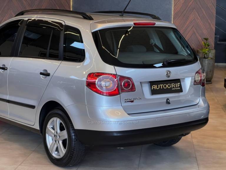 VOLKSWAGEN - SPACEFOX - 2010/2010 - Prata - R$ 35.900,00