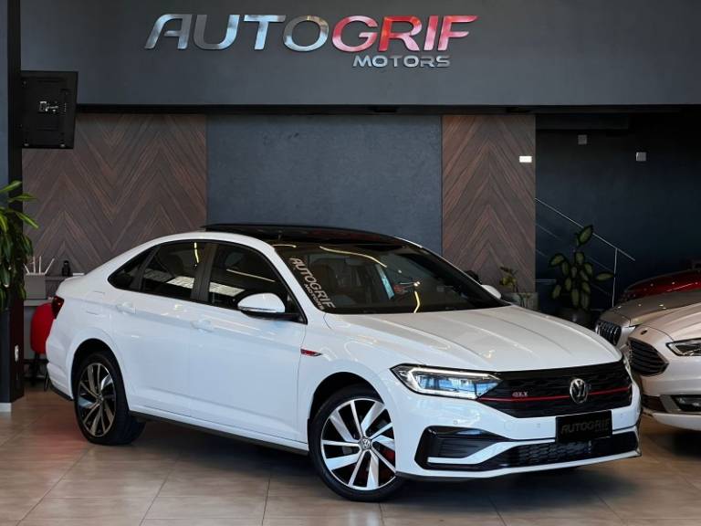 VOLKSWAGEN - JETTA - 2019/2020 - Branca - R$ 164.900,00