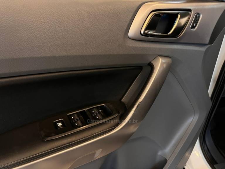 FORD - RANGER - 2019/2019 - Branca - R$ 155.900,00