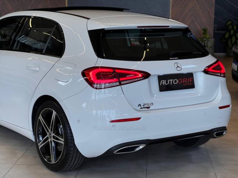 MERCEDES-BENZ - A 250 - 2019/2019 - Branca - R$ 189.900,00