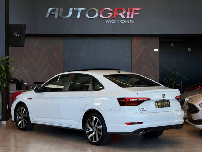 VOLKSWAGEN - JETTA - 2019/2020 - Branca - R$ 164.900,00