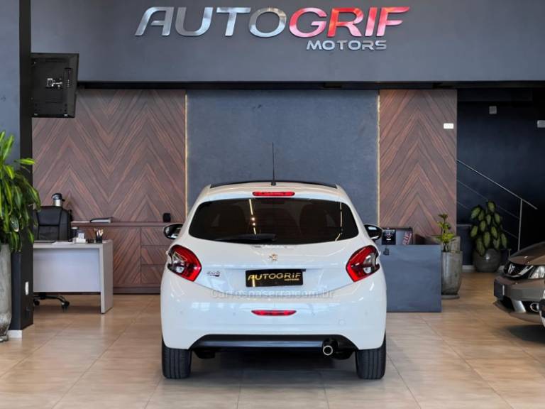 PEUGEOT - 208 - 2016/2017 - Branca - R$ 58.900,00