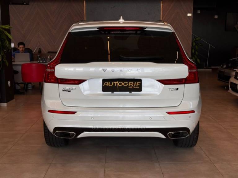 VOLVO - XC60 - 2018/2018 - Branca - R$ 159.900,00