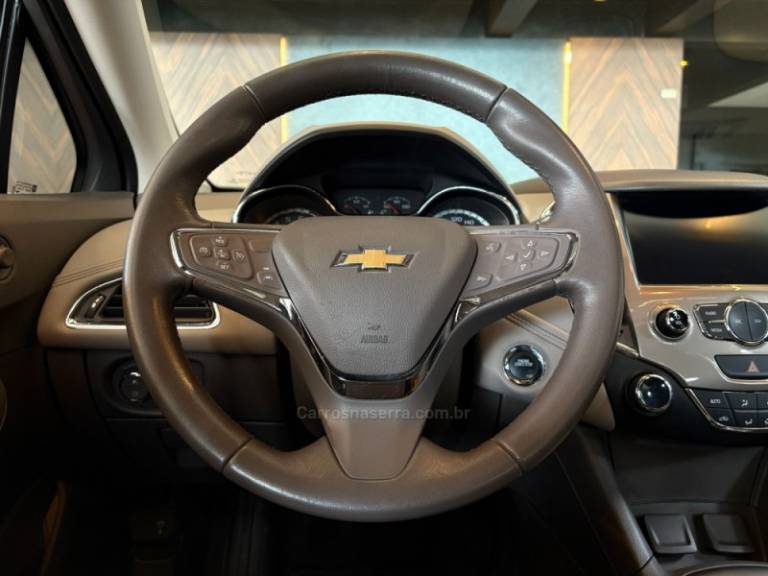 CHEVROLET - CRUZE - 2018/2018 - Prata - R$ 97.900,00