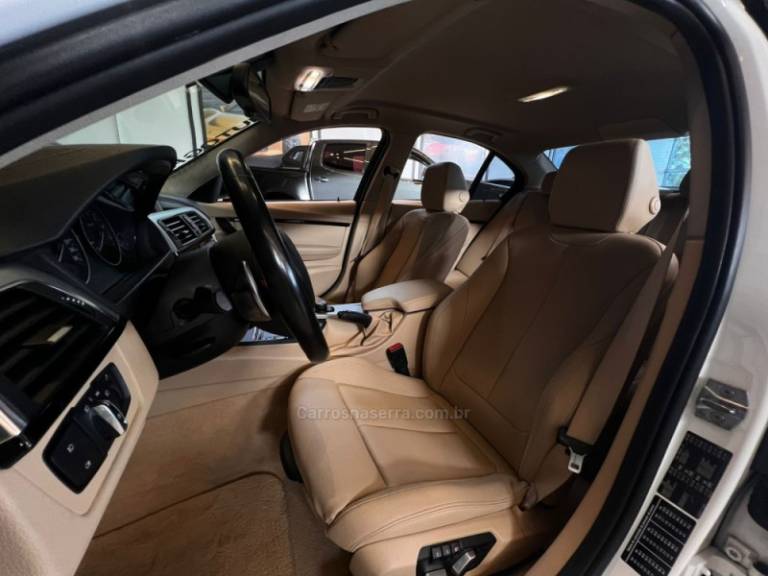 BMW - 320I - 2017/2018 - Branca - R$ 129.900,00