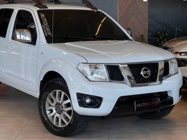 NISSAN - FRONTIER - 2015/2015 - Branca - R$ 105.900,00
