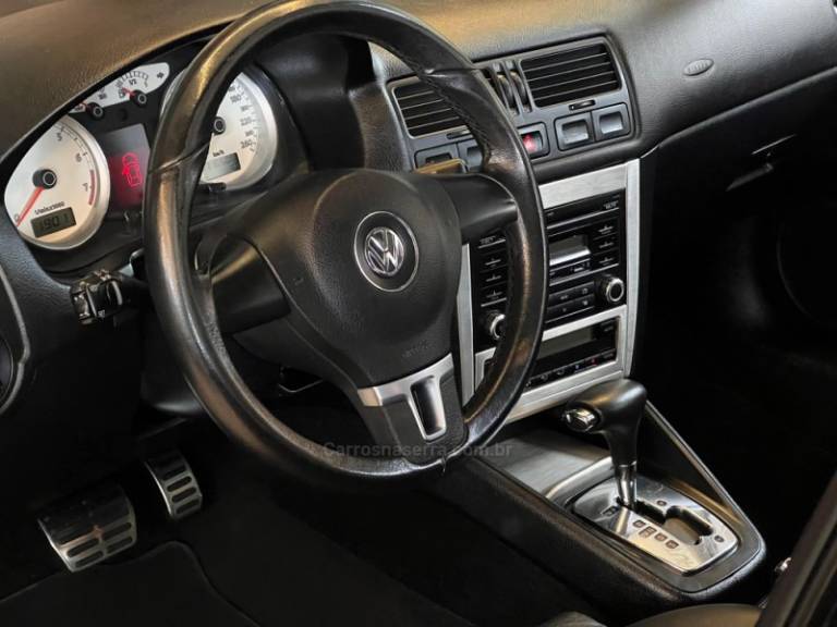 VOLKSWAGEN - GOLF - 2012/2013 - Preta - R$ 58.900,00