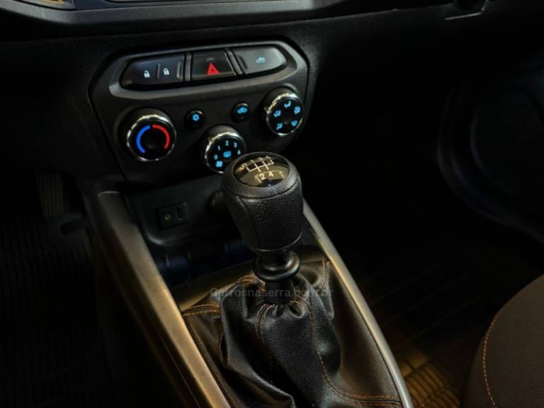 CHEVROLET - ONIX - 2014/2014 - Preta - R$ 51.900,00