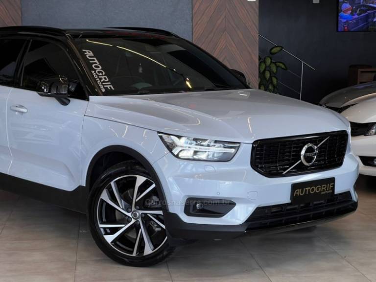 VOLVO - XC 40 - 2021/2021 - Cinza - R$ 195.900,00