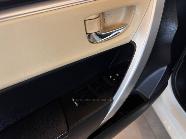 TOYOTA - COROLLA - 2018/2018 - Branca - R$ 108.900,00