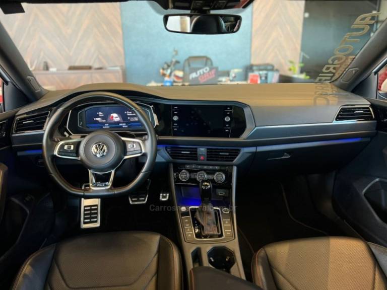 VOLKSWAGEN - JETTA - 2019/2020 - Branca - R$ 164.900,00