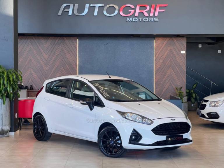 FORD - FIESTA - 2018/2018 - Branca - R$ 59.900,00