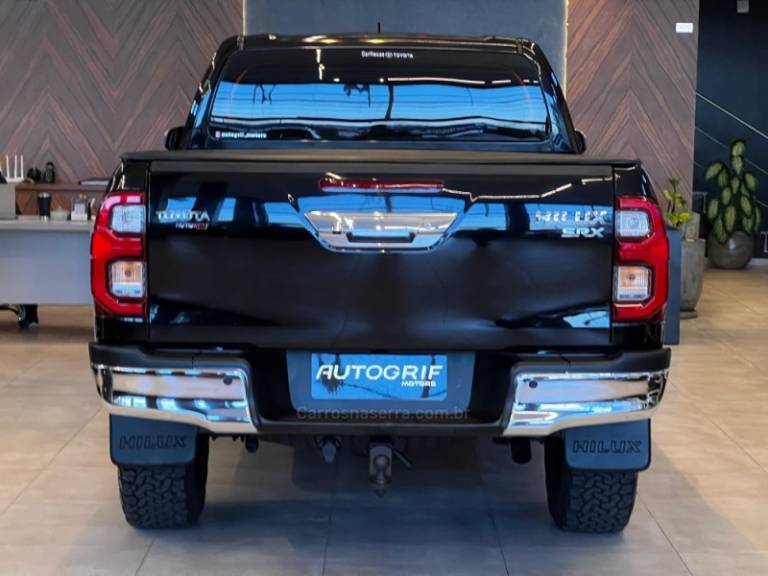 TOYOTA - HILUX - 2021/2021 - Preta - R$ 244.900,00