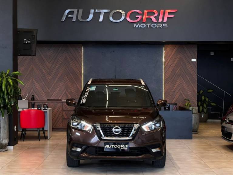 NISSAN - KICKS - 2020/2021 - Marrom - R$ 97.900,00