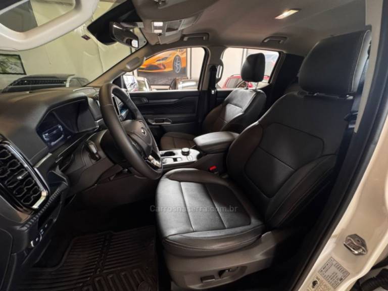 FORD - RANGER - 2024/2025 - Branca - R$ 308.900,00