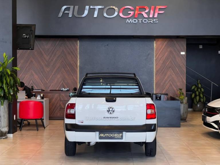 VOLKSWAGEN - SAVEIRO - 2014/2014 - Branca - R$ 47.900,00