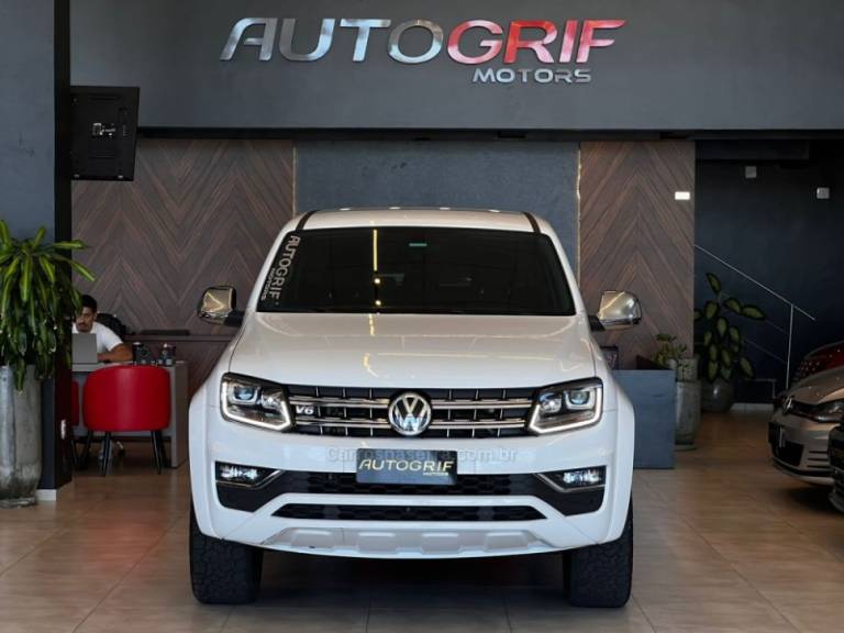 VOLKSWAGEN - AMAROK - 2022/2023 - Branca - R$ 208.900,00