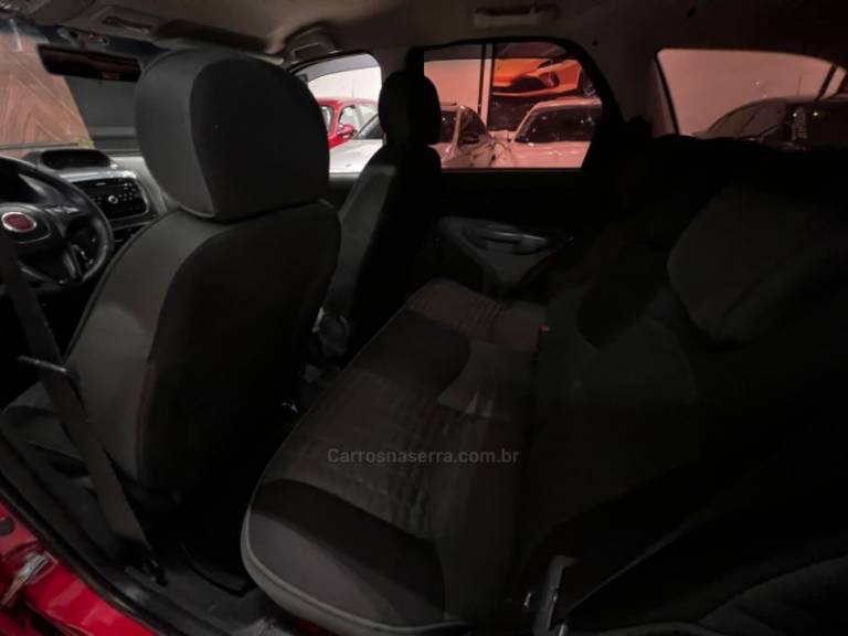 FIAT - PALIO - 2015/2015 - Vermelha - R$ 49.900,00