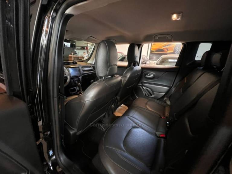 JEEP - RENEGADE - 2022/2022 - Preta - R$ 103.900,00