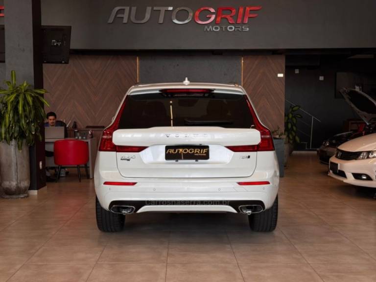 VOLVO - XC60 - 2018/2018 - Branca - R$ 159.900,00