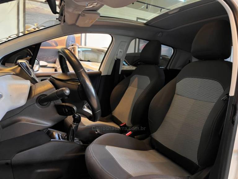 PEUGEOT - 208 - 2015/2016 - Branca - R$ 43.900,00