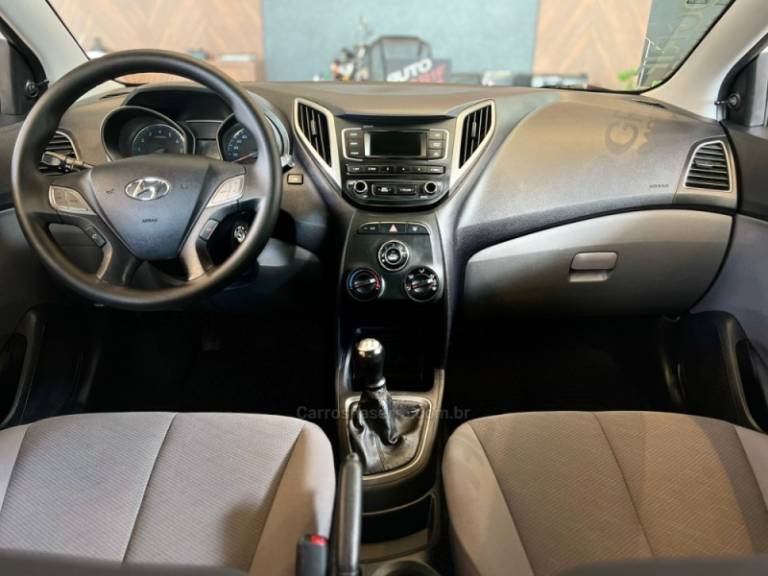 HYUNDAI - HB20S - 2018/2019 - Branca - R$ 55.900,00