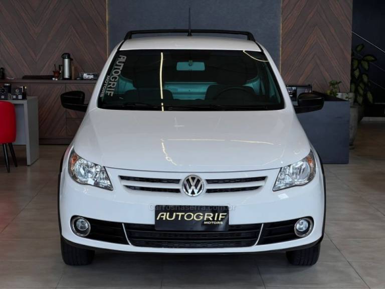 VOLKSWAGEN - SAVEIRO - 2012/2012 - Branca - R$ 35.900,00