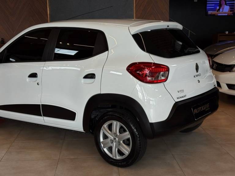 RENAULT - KWID - 2021/2021 - Branca - R$ 39.900,00