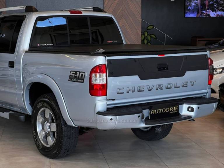 CHEVROLET - S10 - 2010/2010 - Prata - R$ 64.900,00
