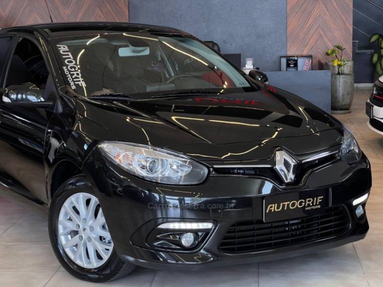 RENAULT - FLUENCE - 2017/2018 - Preta - R$ 61.900,00