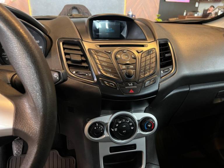 FORD - FIESTA - 2018/2018 - Preta - R$ 55.900,00
