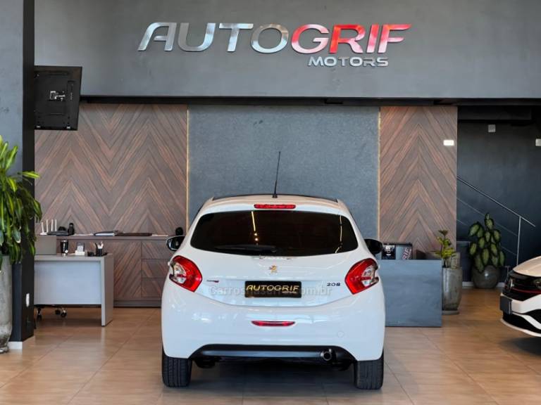 PEUGEOT - 208 - 2015/2016 - Branca - R$ 43.900,00