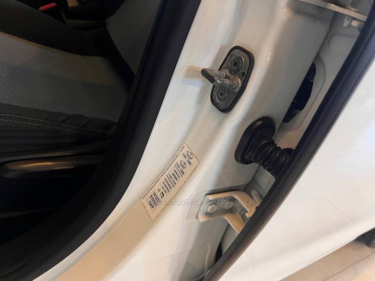 PEUGEOT - 208 - 2015/2016 - Branca - R$ 43.900,00