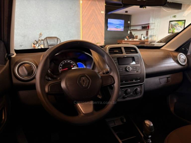 RENAULT - KWID - 2021/2021 - Branca - R$ 39.900,00