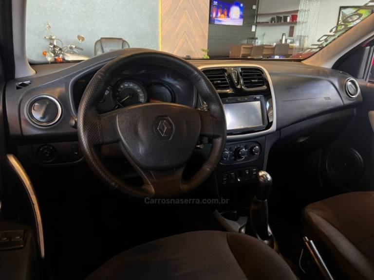 RENAULT - SANDERO - 2016/2017 - Vermelha - R$ 46.900,00