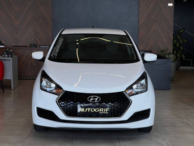 HYUNDAI - HB20S - 2018/2019 - Branca - R$ 55.900,00