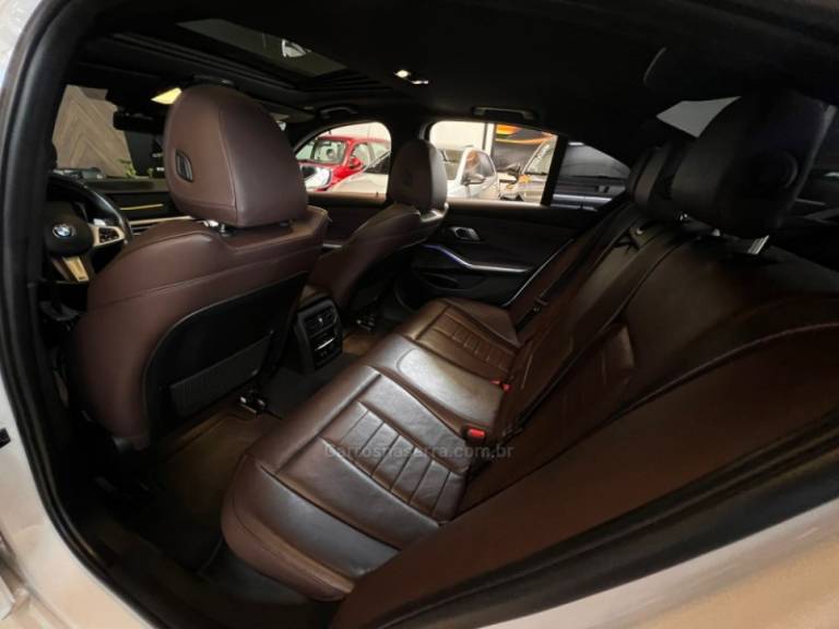 BMW - 330I - 2019/2019 - Branca - R$ 229.900,00