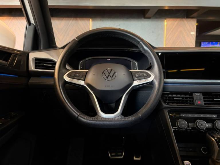 VOLKSWAGEN - TAOS - 2021/2022 - Branca - R$ 143.900,00