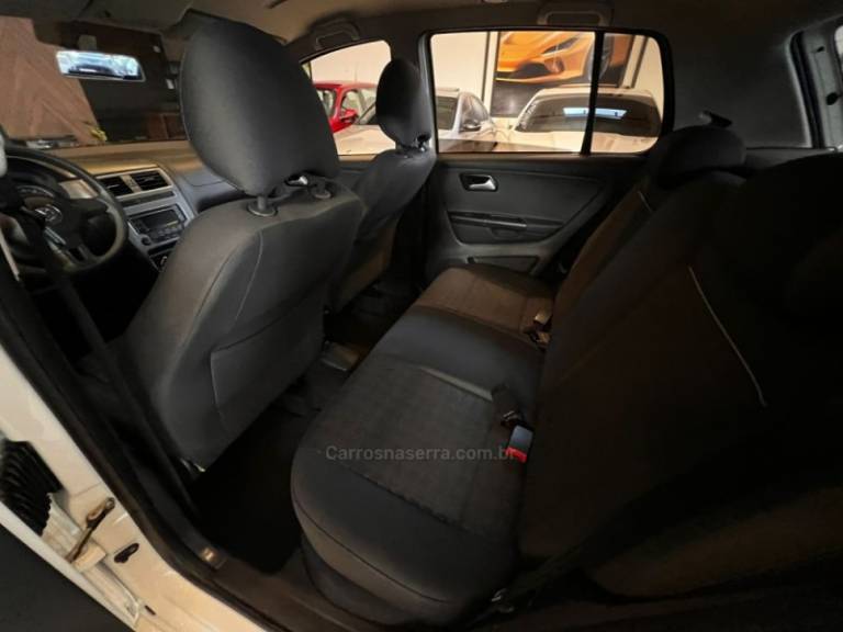 VOLKSWAGEN - FOX - 2015/2015 - Branca - R$ 43.900,00