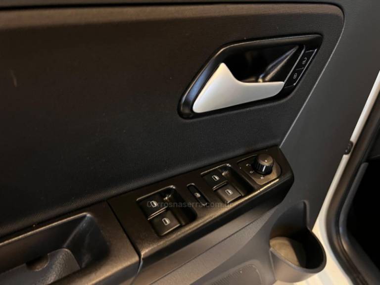 VOLKSWAGEN - FOX - 2018/2019 - Branca - R$ 58.900,00