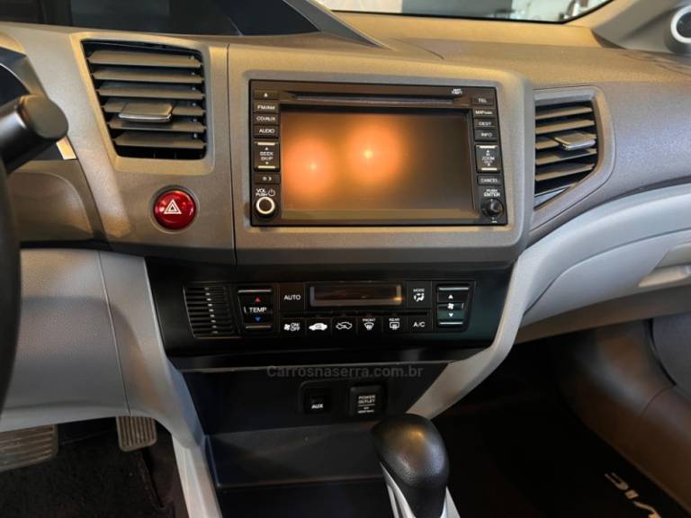 HONDA - CIVIC - 2013/2014 - Prata - R$ 79.900,00
