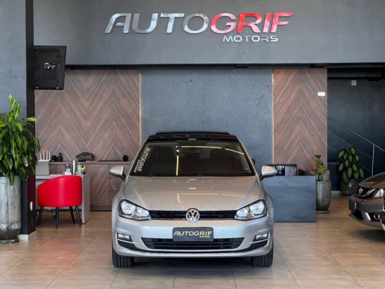 VOLKSWAGEN - GOLF - 2015/2015 - Prata - R$ 86.900,00