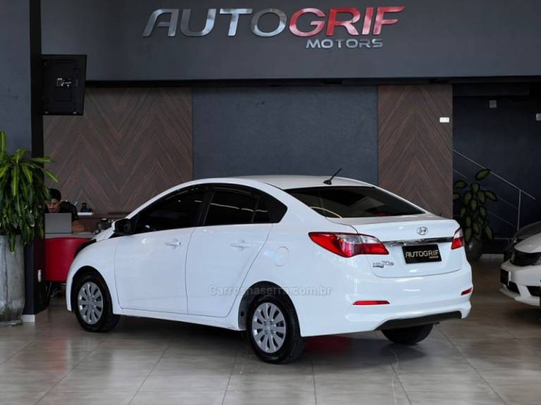 HYUNDAI - HB20S - 2018/2019 - Branca - R$ 55.900,00