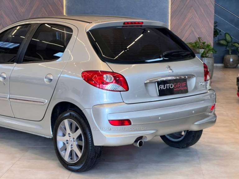 PEUGEOT - 207 - 2012/2013 - Bronze - R$ 27.900,00