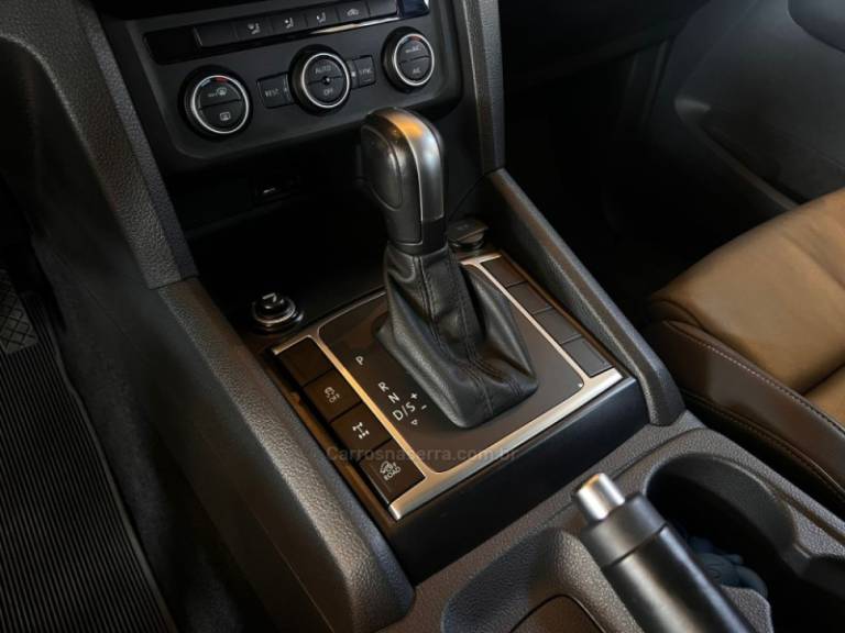 VOLKSWAGEN - AMAROK - 2022/2022 - Prata - R$ 185.900,00