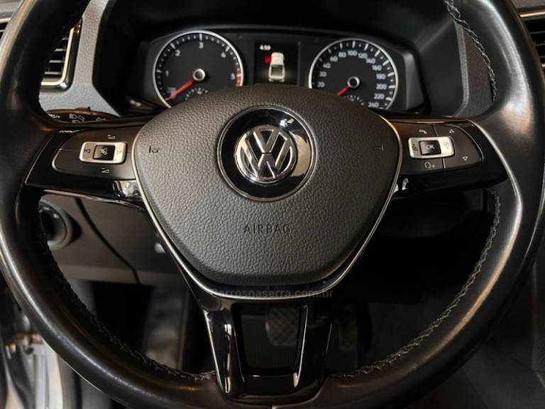 VOLKSWAGEN - AMAROK - 2022/2022 - Prata - R$ 185.900,00