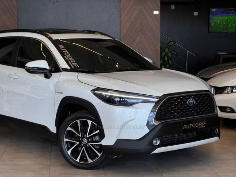 TOYOTA - COROLLA - 2022/2023 - Branca - R$ 165.900,00